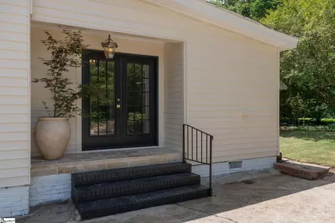 Exterior - 206 S Adair St, Clinton, SC 29325 photo 8 of 8