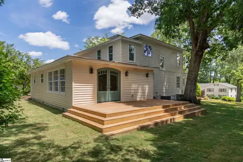 Exterior - 206 S Adair St, Clinton, SC 29325 photo 6 of 8