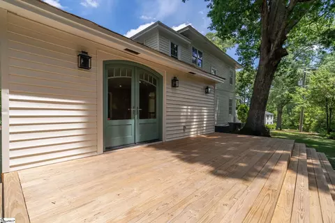 Exterior - 206 S Adair St, Clinton, SC 29325 photo 4 of 8