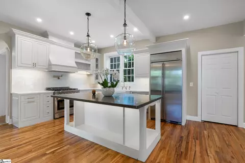 Kitchen - 206 S Adair St, Clinton, SC 29325 photo 2 of 9