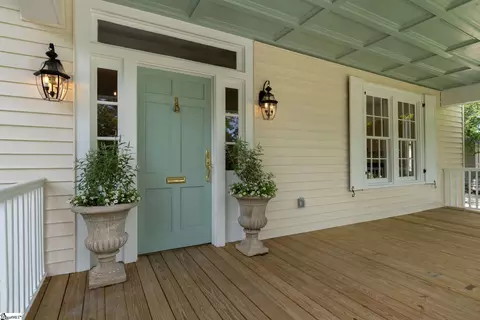 Exterior - 206 S Adair St, Clinton, SC 29325 photo 3 of 8