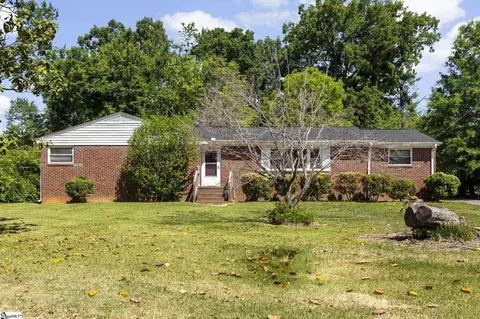 206 Greenbriar Dr, Simpsonville, SC 29680