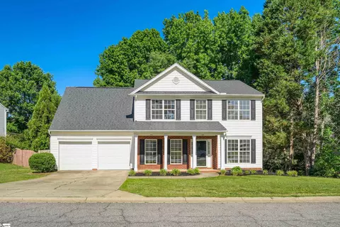 8 Stapleford Park Dr, Greenville, SC 29607