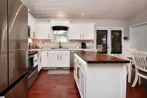 Kitchen - 344 Endless Dr, Greer, SC 29651 photo 4 of 4