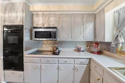 Kitchen - 103 Forest Dr, Easley, SC 29642 photo 4 of 4