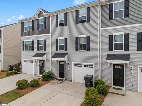 225 Coldwater Creek Ct, Simpsonville, SC 29680