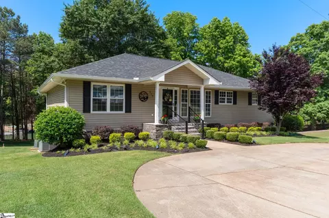 519 Island Point Rd, Starr, SC 29684