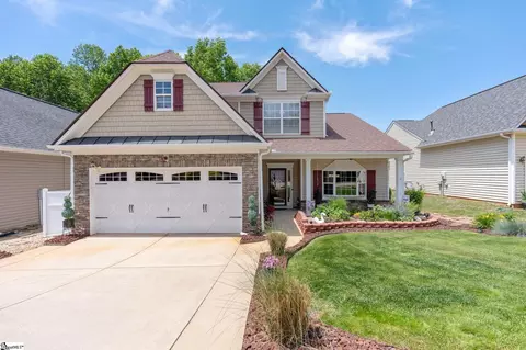 102 Seattle Slew Ln, Greenville, SC 29617