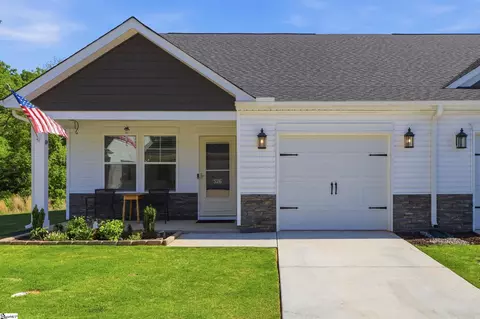 526 Winding Meadow Ln, Greenville, SC 29607