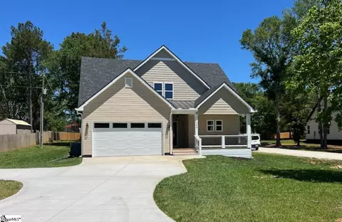 169 Ledo Ln, Fountain Inn, SC 29644