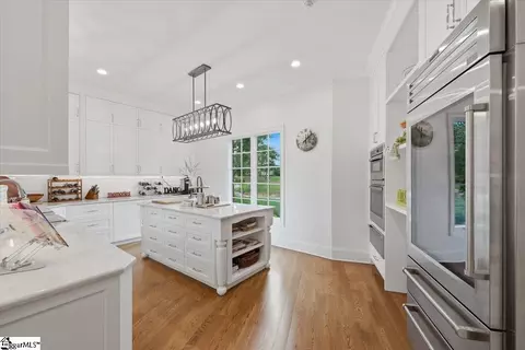 Kitchen - 802 Kist Rd, Greer, SC 29651 photo 5 of 6