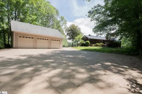Exterior - 606 Mountain View Rd, Williamston, SC 29697 photo 10 of 15