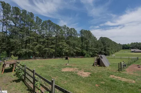 Exterior - 606 Mountain View Rd, Williamston, SC 29697 photo 13 of 15