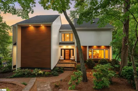 8 De Braham Ct, Greenville, SC 29605