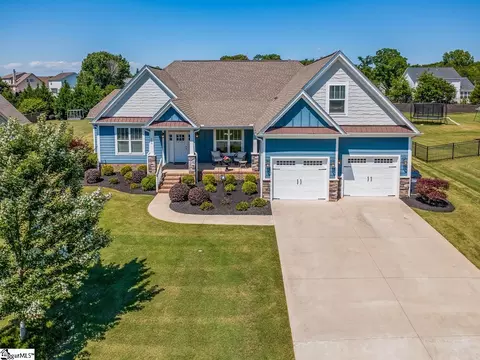 100 Ridgefield Ln, Greer, SC 29651