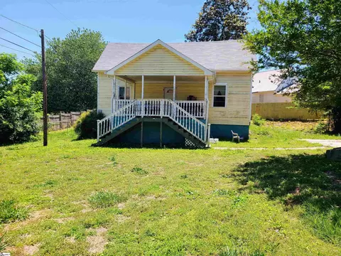 31 Mccaughrin St, Pelzer, SC 29669