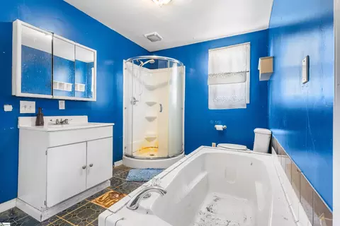 Bath - 31 Mccaughrin St, Pelzer, SC 29669 photo 1 of 2
