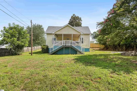31 Mccaughrin St, Pelzer, SC 29669