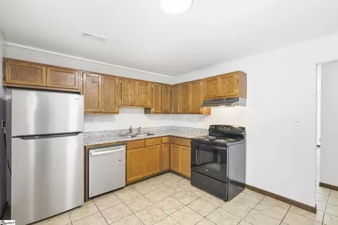 Kitchen - 211 Brookside Dr, Duncan, SC 29334 photo 1 of 2