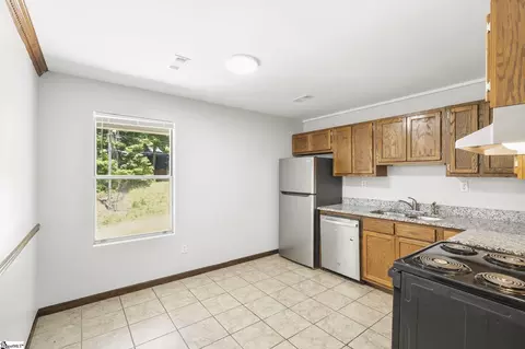 Kitchen - 211 Brookside Dr, Duncan, SC 29334 photo 2 of 2