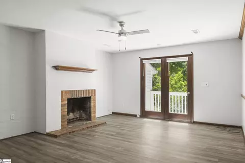 Living - 211 Brookside Dr, Duncan, SC 29334 photo 1 of 5
