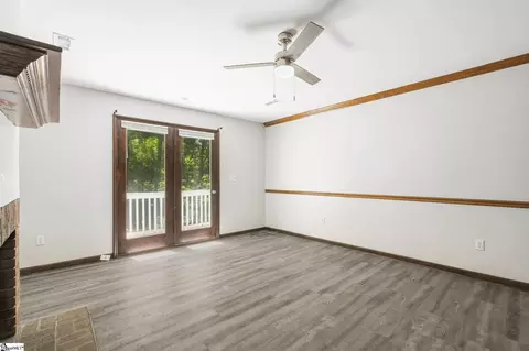 Living - 211 Brookside Dr, Duncan, SC 29334 photo 5 of 5