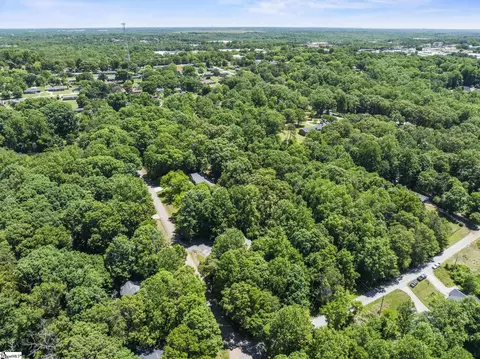 View/Area - 211 Brookside Dr, Duncan, SC 29334 photo 4 of 5
