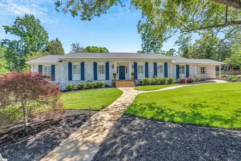 14 Chanticleer Dr, Greenville, SC 29605