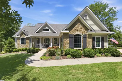 213 Commonwealth Dr, Ninety Six, SC 29666