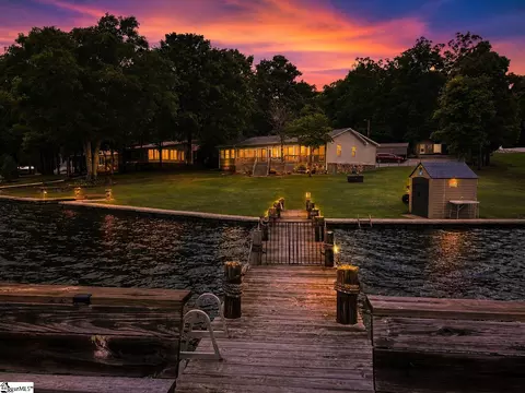 92 Bridgewater Ct, Iva, SC 29655