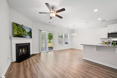 Living - 2005 Silverwalk Ct, Duncan, SC 29334 photo 1 of 1