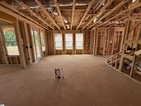 Living - 8 Plain Post Trl, Simpsonville, SC 29681 photo 1 of 2
