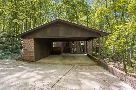 16 Oakleaf Rd, Greenville, SC 29609