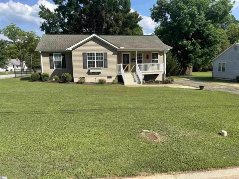 306 Shands St, Clinton, SC 29325