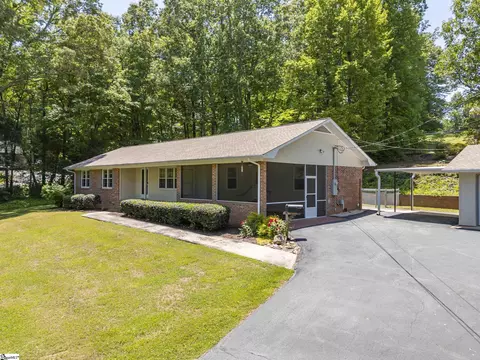113 Chestnut Rd, Landrum, SC 29356