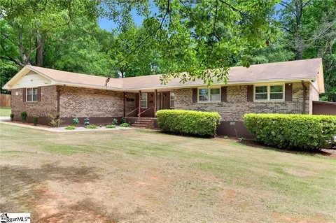 105 Carswell Dr, Anderson, SC 29624