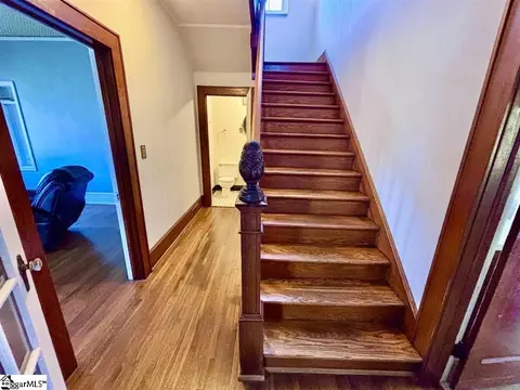 Entry Way - 400 E Buford St, Gaffney, SC 29340 photo 1 of 3