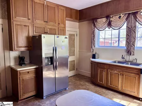 Kitchen - 400 E Buford St, Gaffney, SC 29340 photo 1 of 8