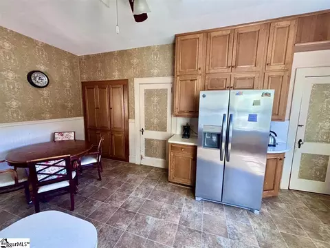 Kitchen - 400 E Buford St, Gaffney, SC 29340 photo 7 of 8