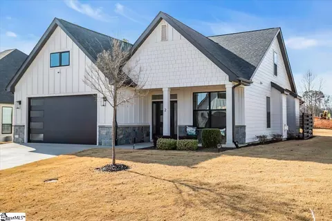 2 Winding Rock Rd, Simpsonville, SC 29680