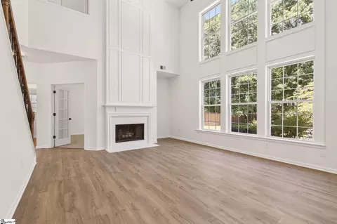 Living - 9 Blanton Ln, Greer, SC 29650 photo 6 of 7
