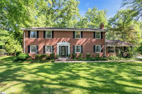 203 Hickory Ln, Mauldin, SC 29662