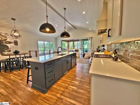 366 Hideaway Cove Dr, Seneca, SC 29672 photo 6