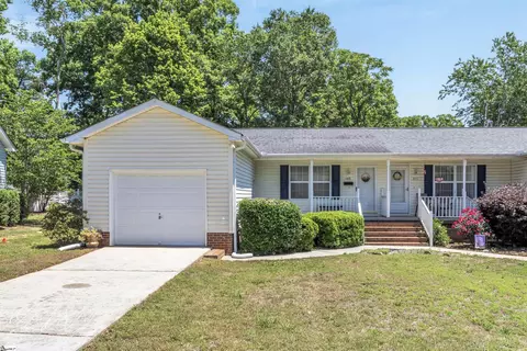 105 Old Keith Ct, Mauldin, SC 29662