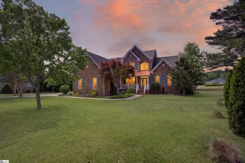 24 Laurelcrest Ln, Travelers Rest, SC 29690
