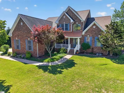 24 Laurelcrest Ln, Travelers Rest, SC 29690