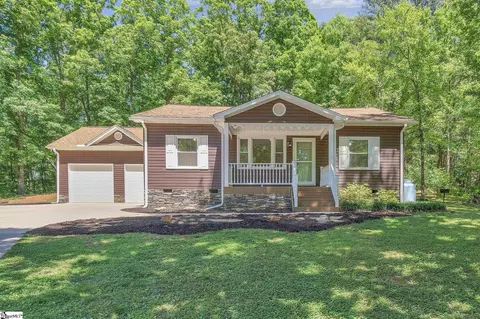 2561 Whitestone Rd, Spartanburg, SC 29302