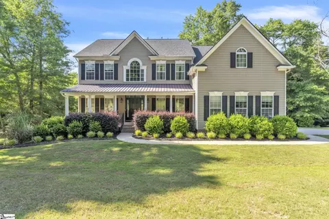 10 Modesto Ln, Simpsonville, SC 29681