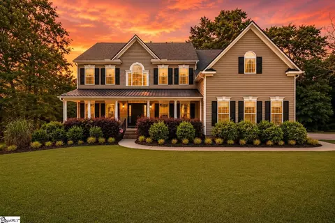 10 Modesto Ln, Simpsonville, SC 29681