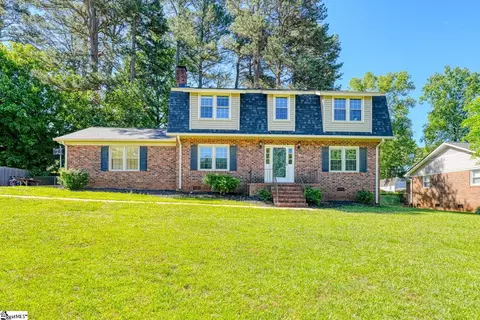 210 Oakmont Dr, Boiling Springs, SC 29316